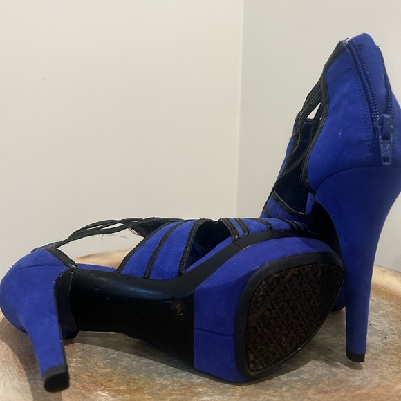 Sexy Stappy Ankle Indigo Suede Platform Heel. 5” heel. Size 9 - Picture 5 of 8